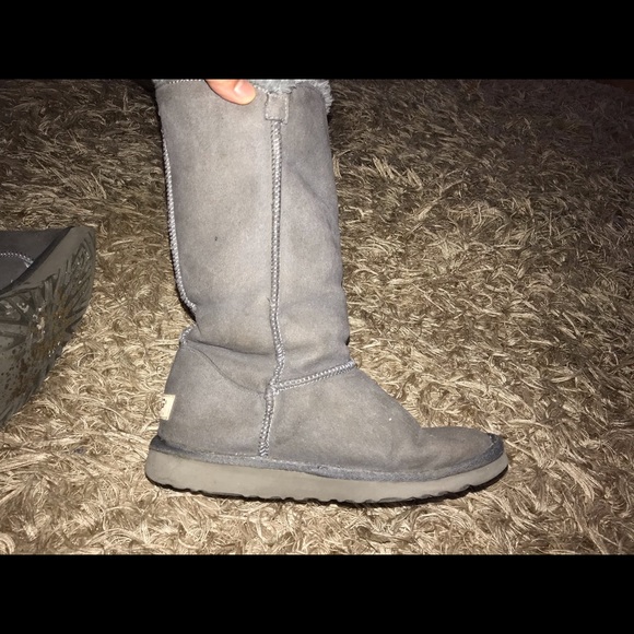 Ugg’s Boots 👢 🍁🍂 - Picture 5 of 8